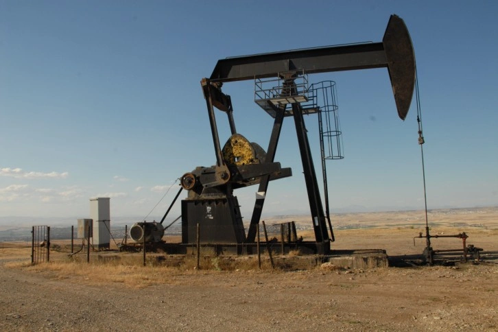Brent petrolün varili 2014'ten buyana ilk kez 90 doları gördü