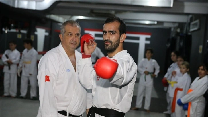 İşitme özürlü Rifat Can'ın amacı karatede evren şampiyonluğu