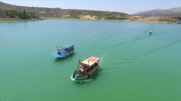 Turistlerin Takoran Vadisi'ne hevesi tur teknelerinin sayısını artırdı