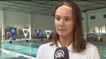 Türk yüzme geçmişine sabık Viktoria Zeynep, acemi hedeflere kulaç atıyor